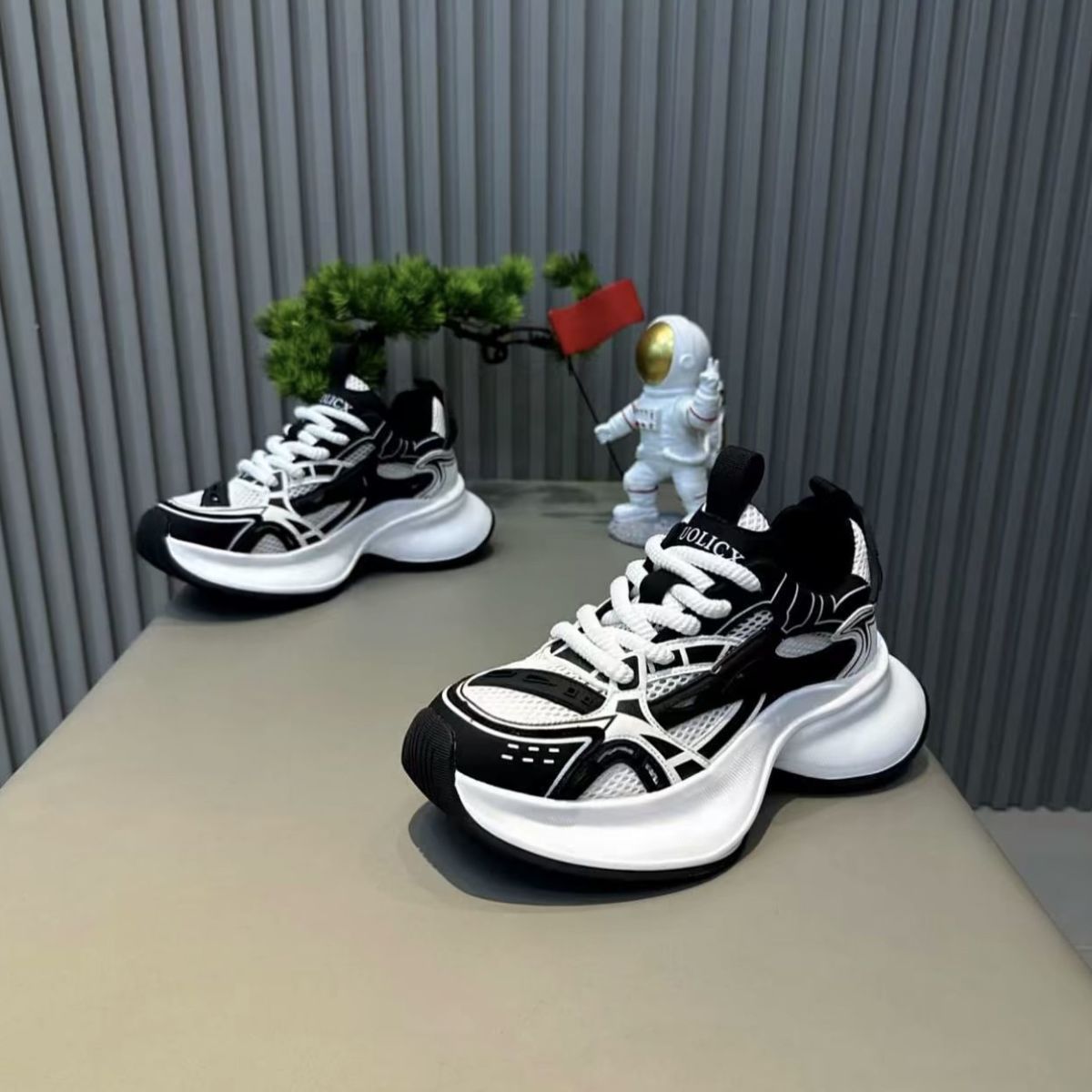 키높이 신발 남녀 2025 신상 두꺼운 밑창 키높이 트렌디표 커플 캐주얼 운동화 빈티지 러닝화